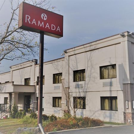 Ramada By Wyndham Staten Island Нью-Йорк Экстерьер фото